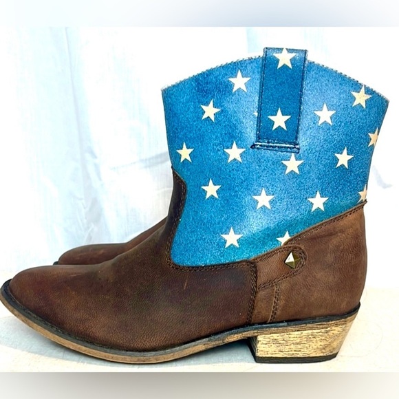 Brown Ankle Boots with American Flag Design - Picture 3 of 10